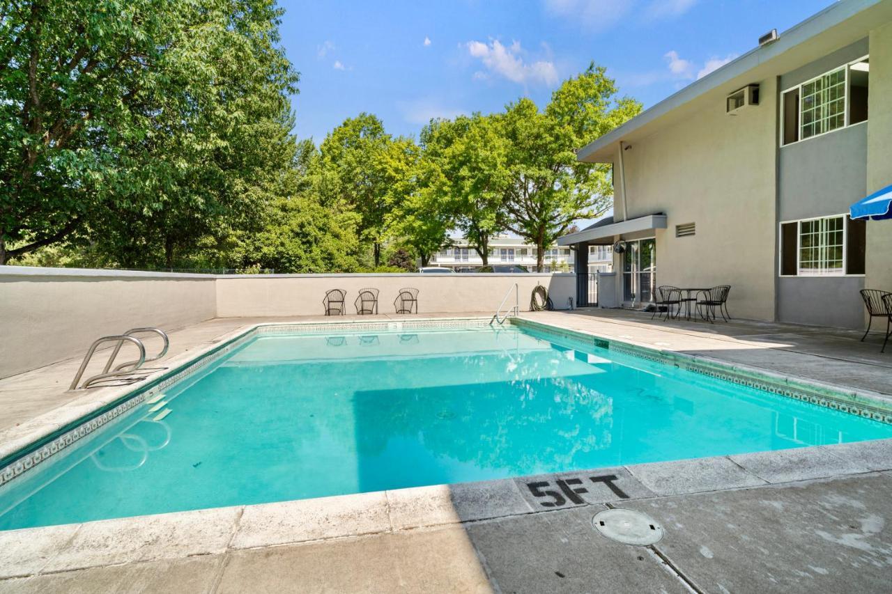 Travelers Inn Medford I-5 Eksteriør bilde
